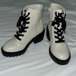 UNIVERSAL THREAD BRIE CHUNKY COMBAT BOOT MEMORY FOAM